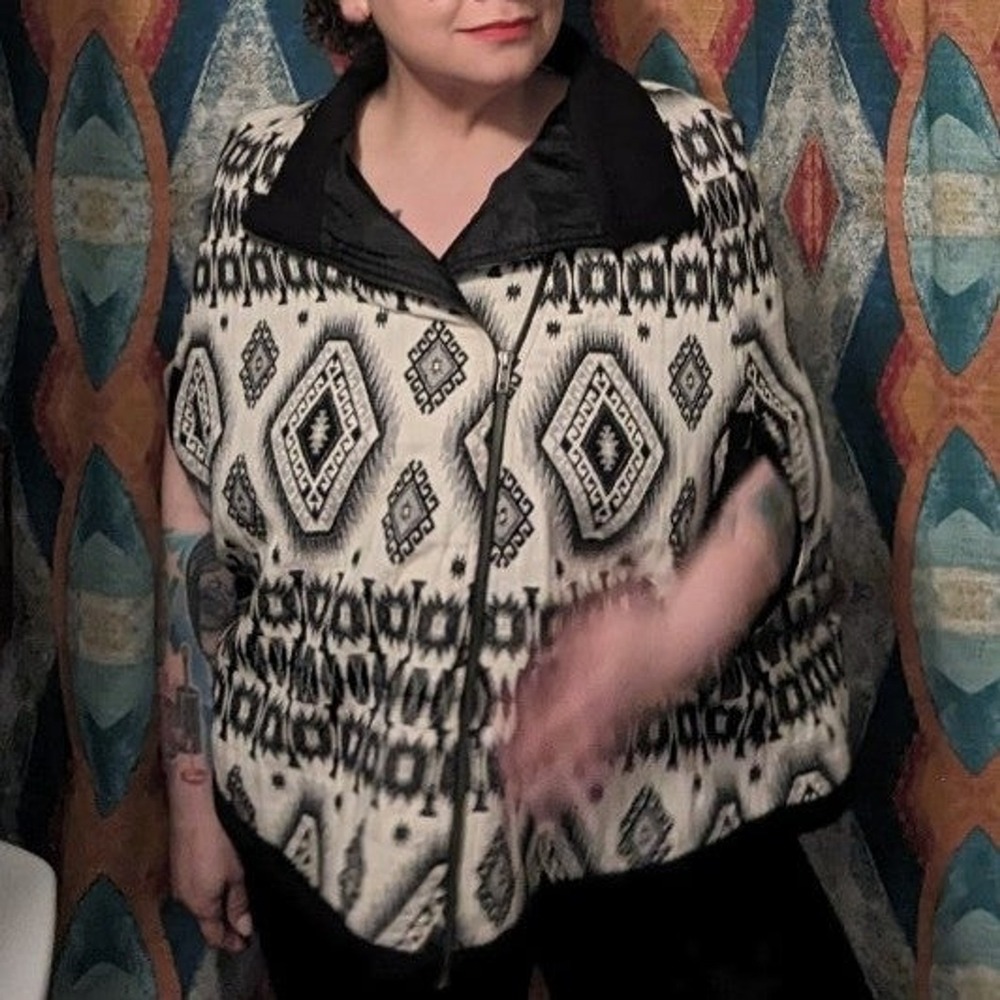 Boho Western‎ Aztec Cozy Cabin FestivalCream Black Poncho Kimchi Blue Medium
